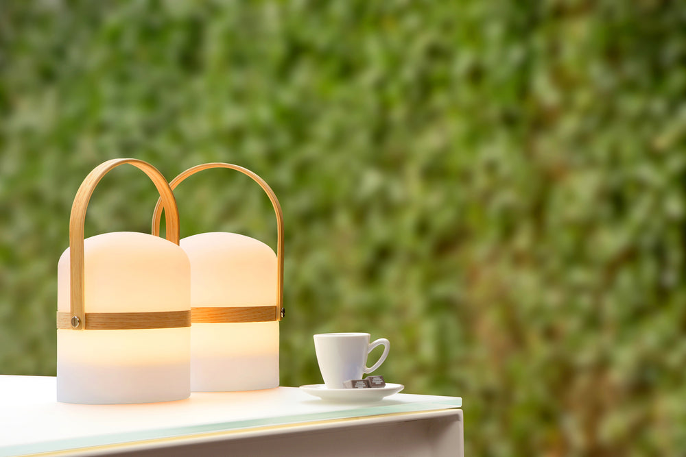 Lucide JOE wiederaufladbare LED-Tischleuchte IP44 Weiß, 3W Dim-to-Warm 2800K-3200K, USB-Ladung, für Innen- und Außenbereich