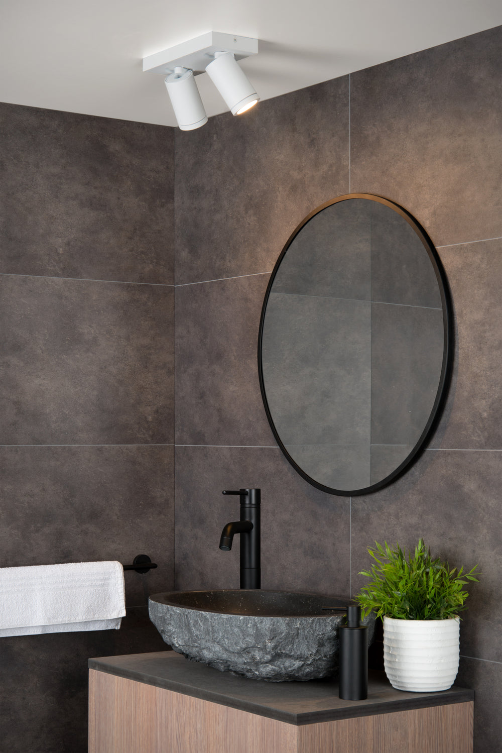 Lucide TAYLOR LED Badezimmer-Deckenstrahler, 2x5W GU10, 2200K-3000K dim to warm, IP44 Sandweiß