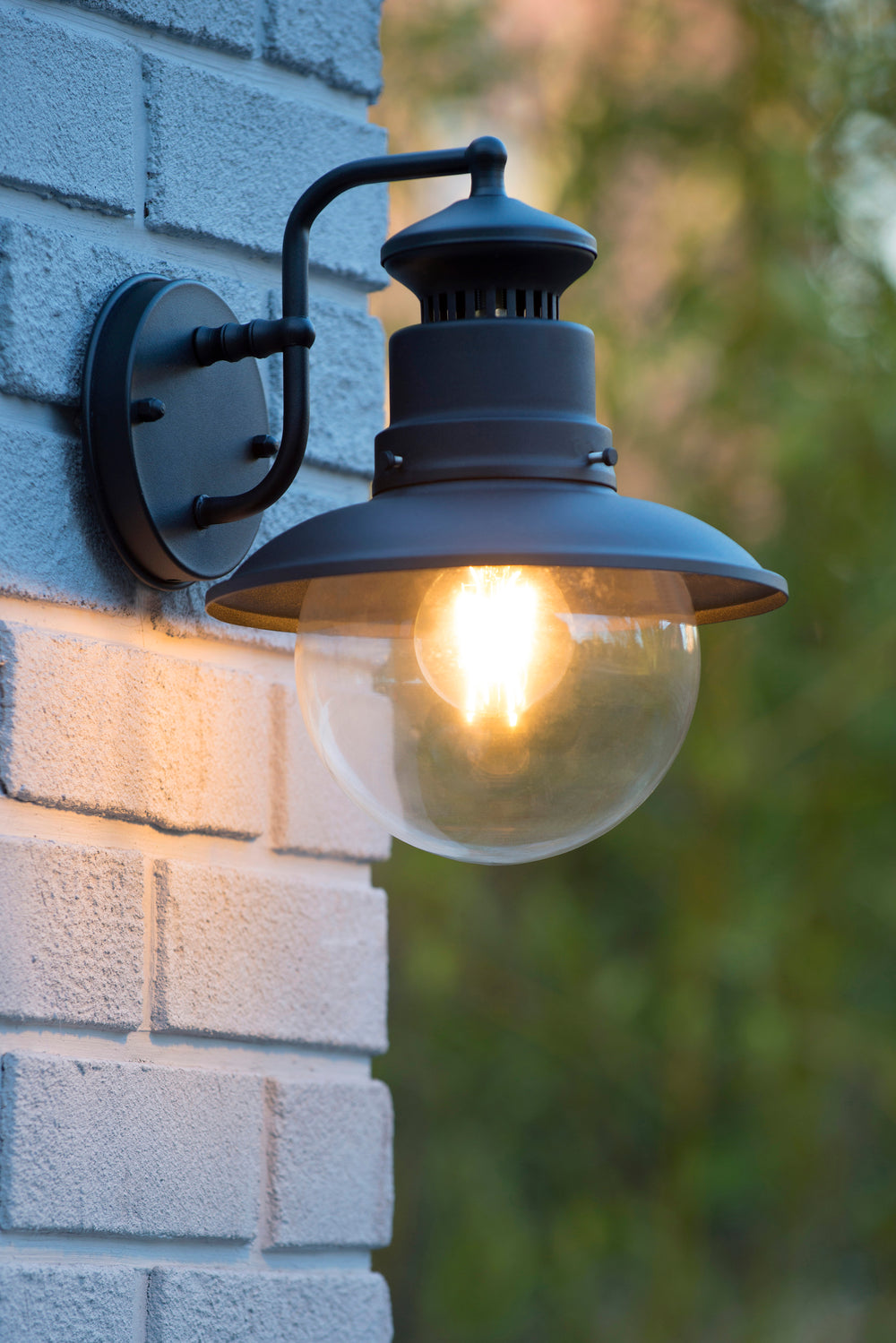 Lucide FIGO outdoor wall light, round 215mm, E27 socket, IP44 Black steel aluminium housing