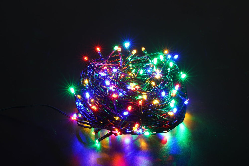 Modee LED Weihnachts-Lichterkette 10m 100 LEDs mehrfarbig mit Adapter IP44 grünes Kabel 8 Modi