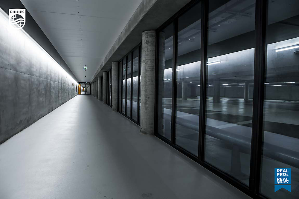 Philips MAS LEDtube HF 150mm HO 20W840 T8 for high visibility and energy efficiency in your space