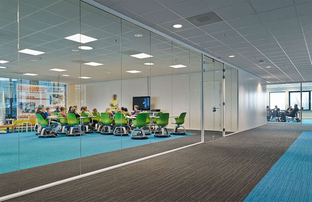 Philips CoreLine LED Panel 595x595mm 28.5W 4000K 3600 Lumen UGR22 IP20 Weiß